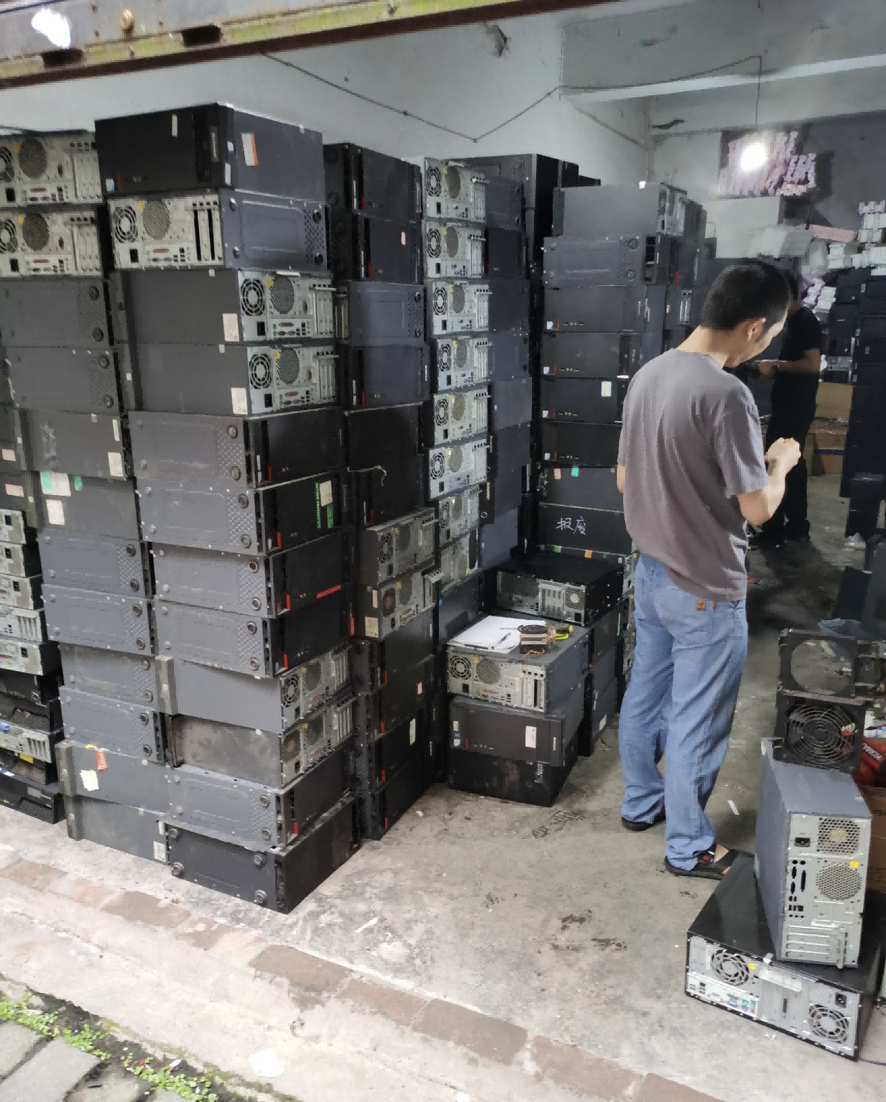 石井街道上門電腦回收，讓你的舊設備煥發新生！(環保、便捷、高效——石井街道上門電腦回收，讓你的閑置電腦不再占用空間！)(圖1)